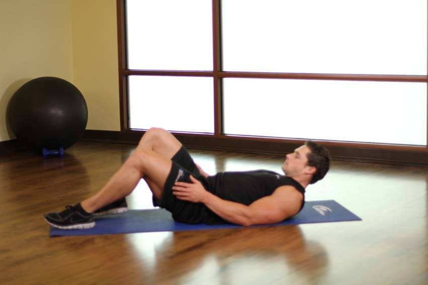 Ankle On The Knee — başlangıç pozisyonu