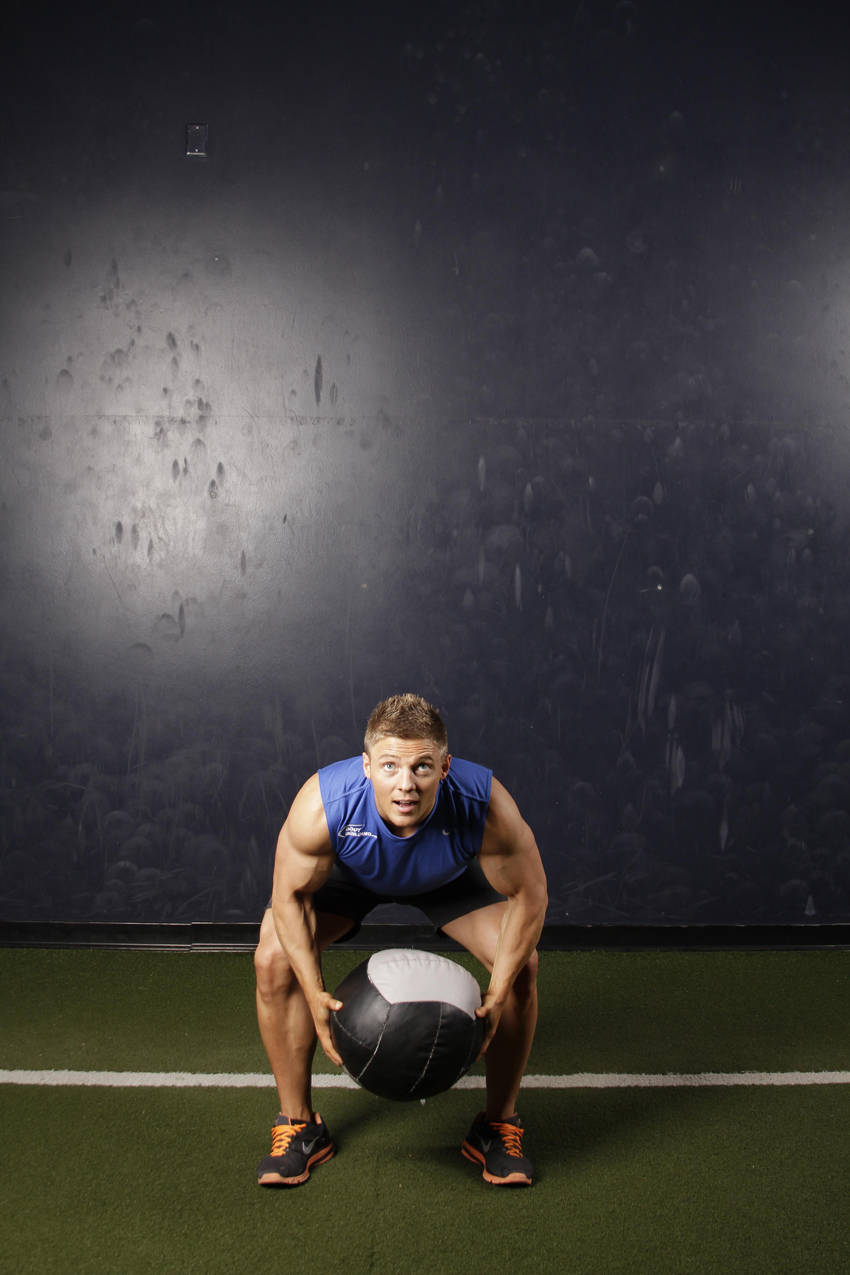 Backward Medicine Ball Throw — başlangıç pozisyonu