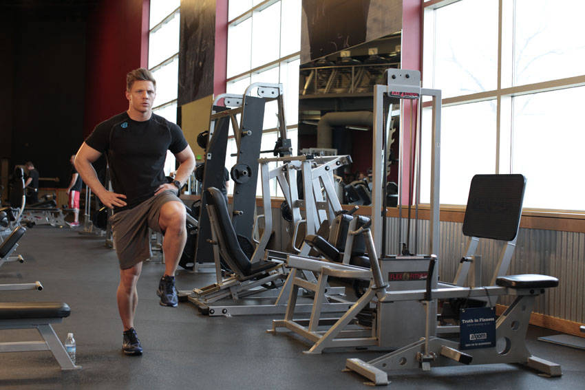 Bodyweight Walking Lunge — başlangıç pozisyonu