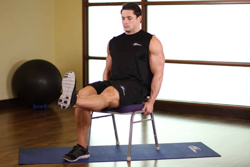 Chair Leg Extended Stretch — bitiş pozisyonu
