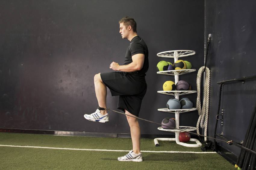 Hip Flexion with Band — bitiş pozisyonu