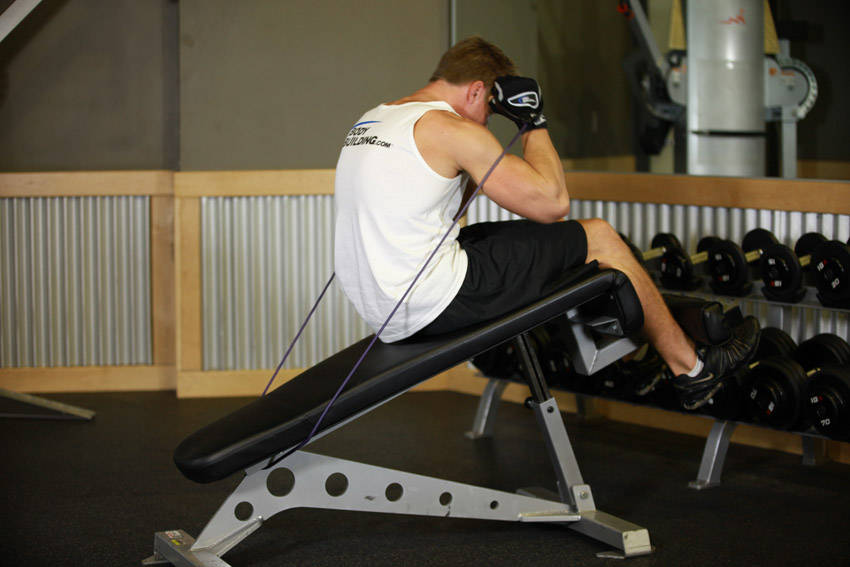 Weighted Sit-Ups - With Bands — bitiş pozisyonu