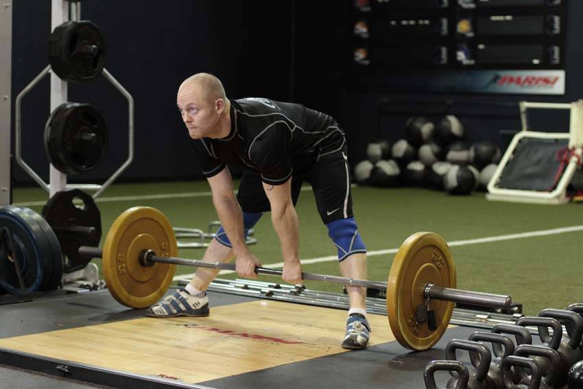 Wide Stance Stiff Legs — başlangıç pozisyonu